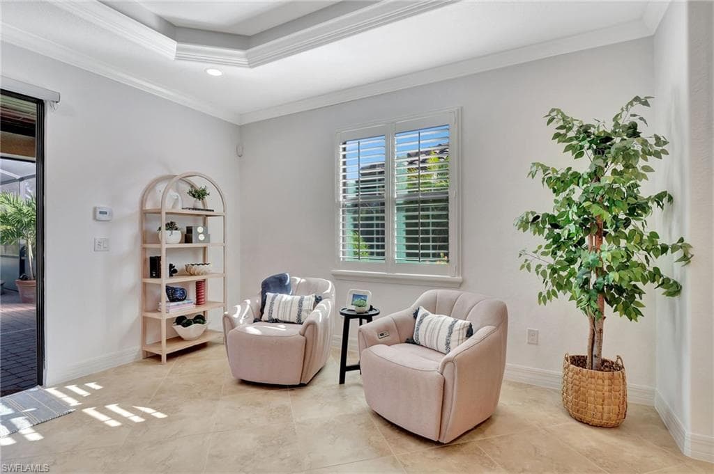 3050 Aviamar Cir, Naples, FL 34114-15