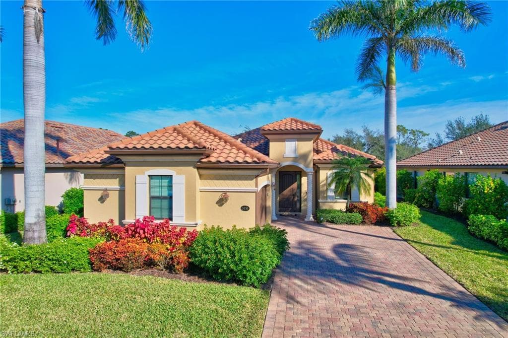 3050 Aviamar Cir, Naples, FL 34114-1