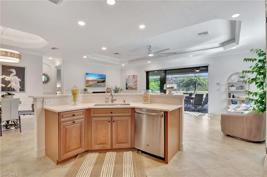 3050 Aviamar Cir, Naples, FL 34114-21