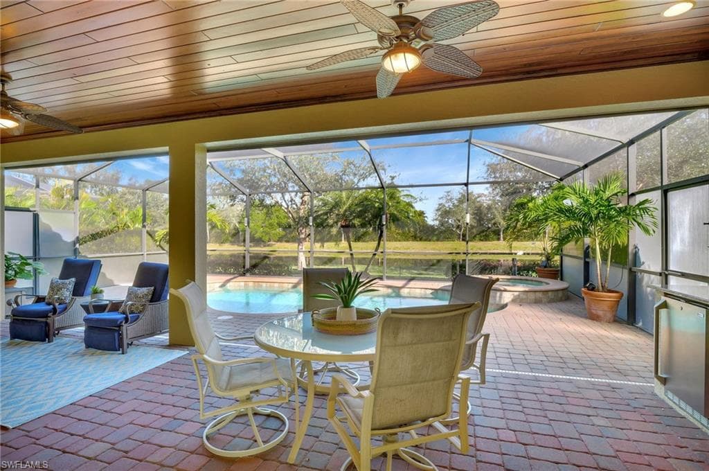 3050 Aviamar Cir, Naples, FL 34114-24