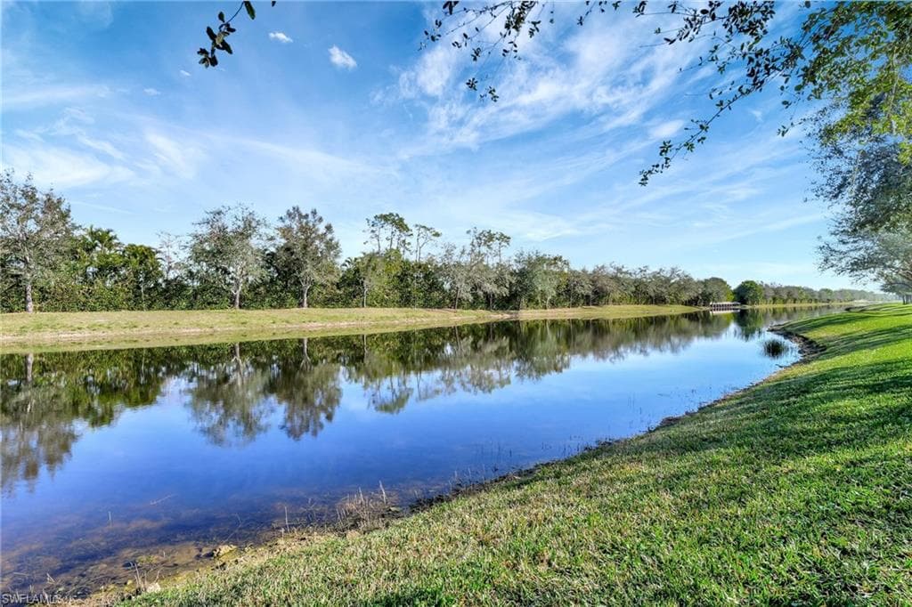 3050 Aviamar Cir, Naples, FL 34114-27