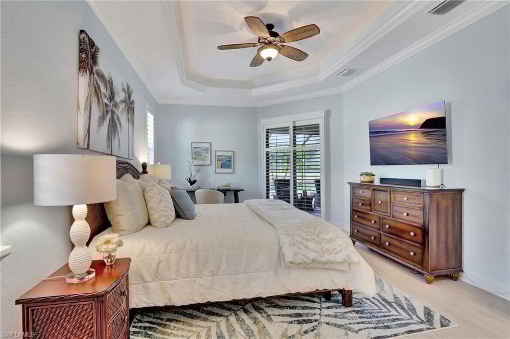 3050 Aviamar Cir, Naples, FL 34114-29