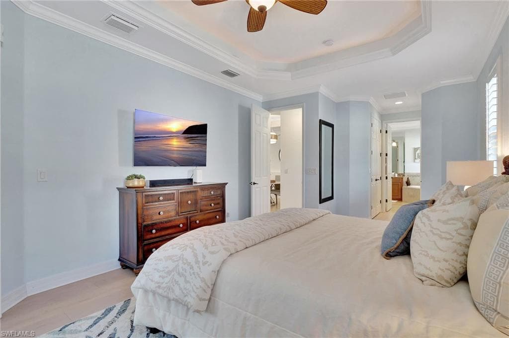 3050 Aviamar Cir, Naples, FL 34114-32