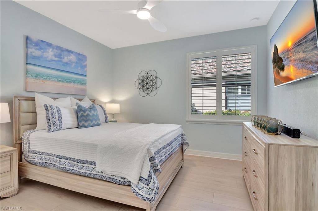 3050 Aviamar Cir, Naples, FL 34114-36