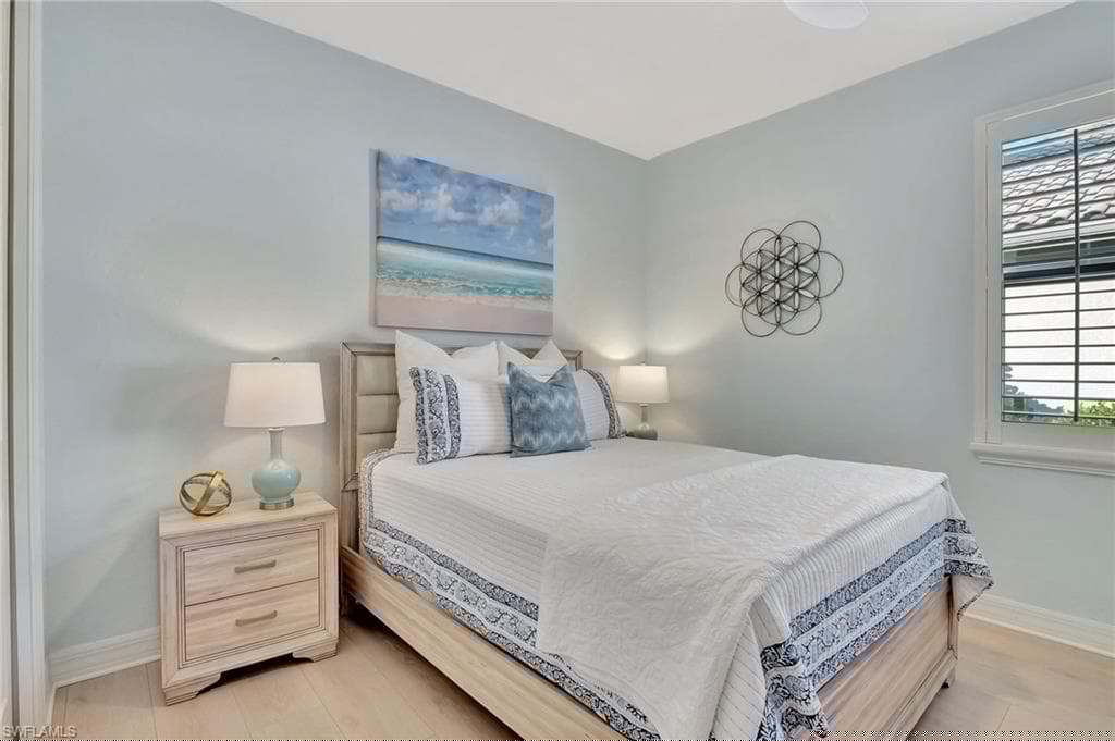 3050 Aviamar Cir, Naples, FL 34114-37