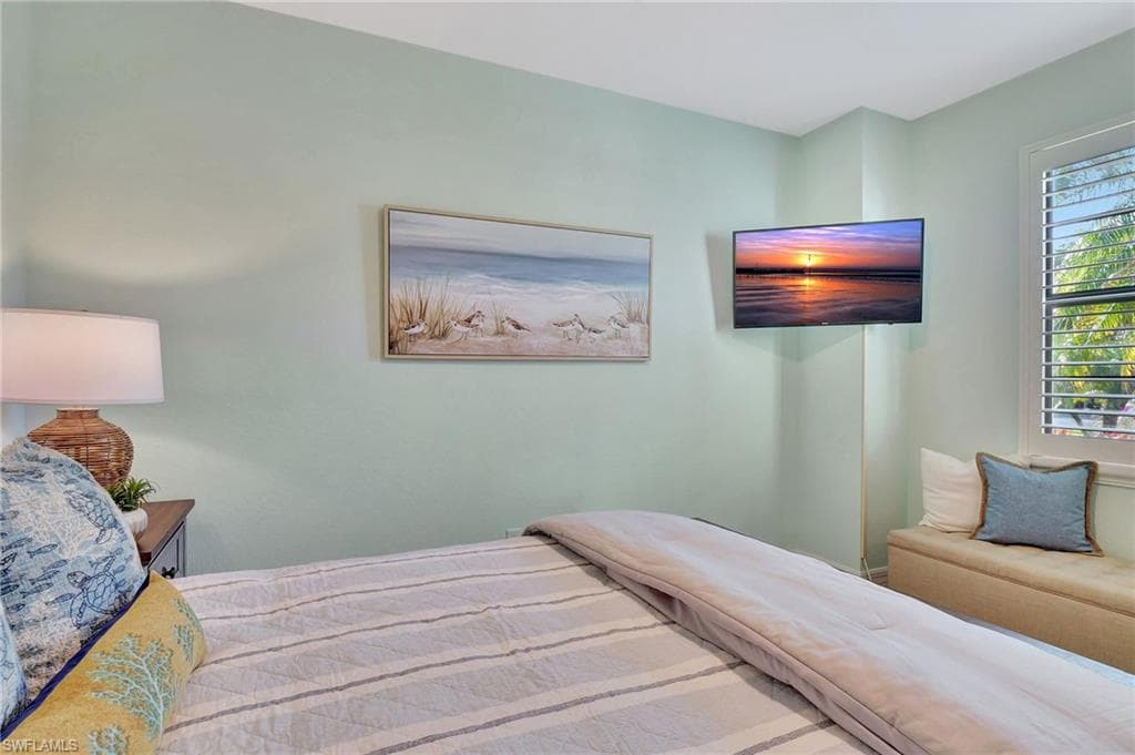3050 Aviamar Cir, Naples, FL 34114-7