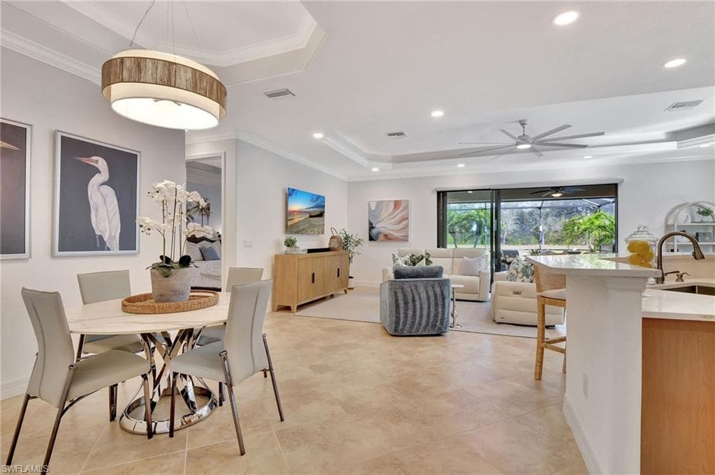3050 Aviamar Cir, Naples, FL 34114-8