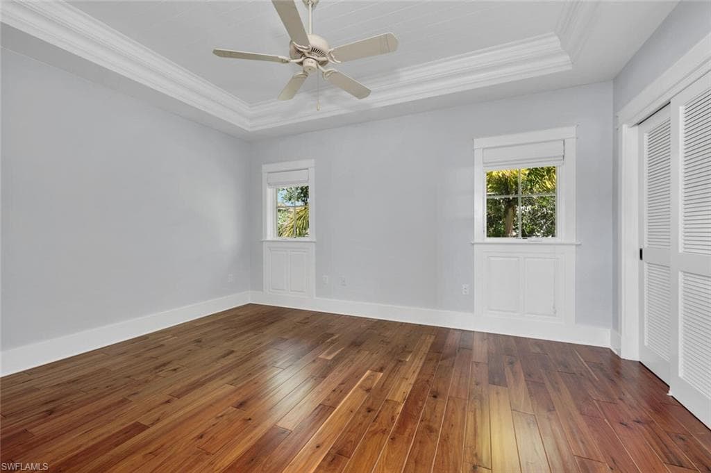 495 2nd Ave N, Naples, FL 34102-15