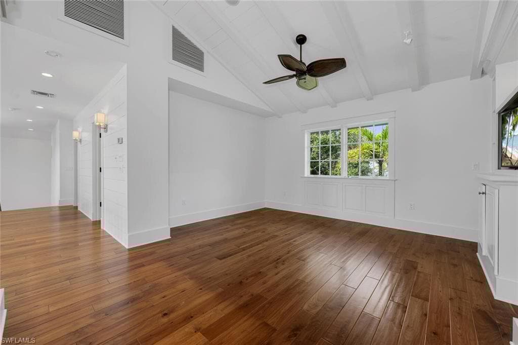 495 2nd Ave N, Naples, FL 34102-16