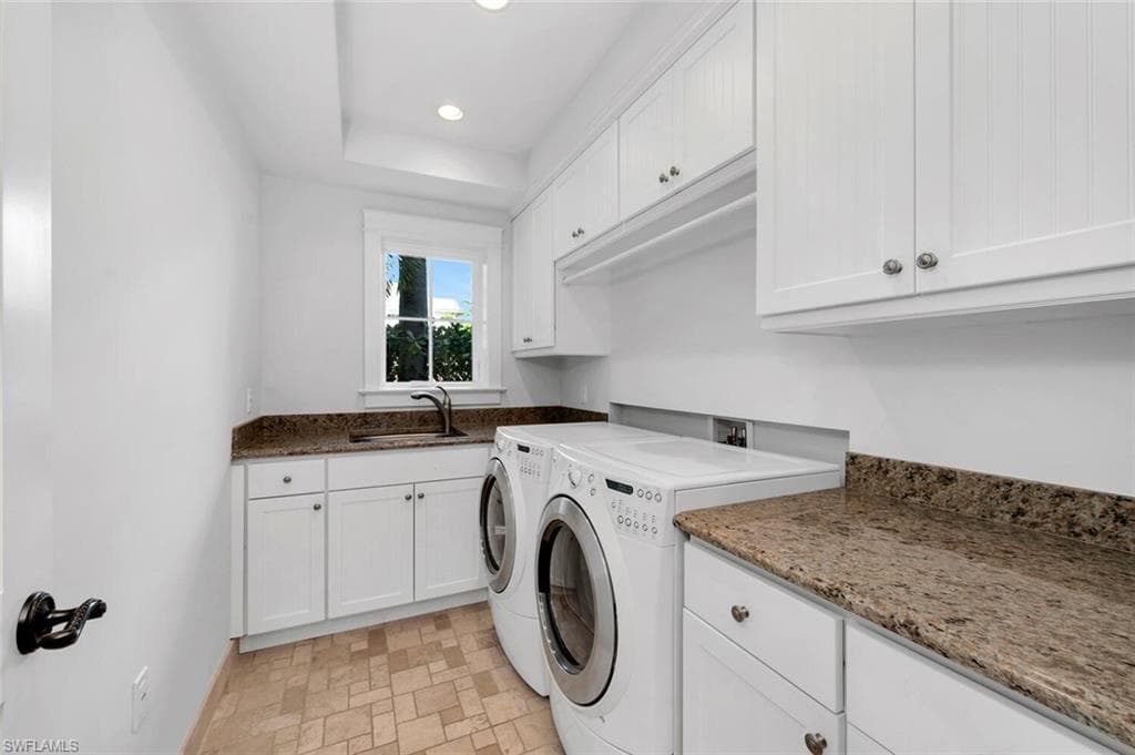 495 2nd Ave N, Naples, FL 34102-21