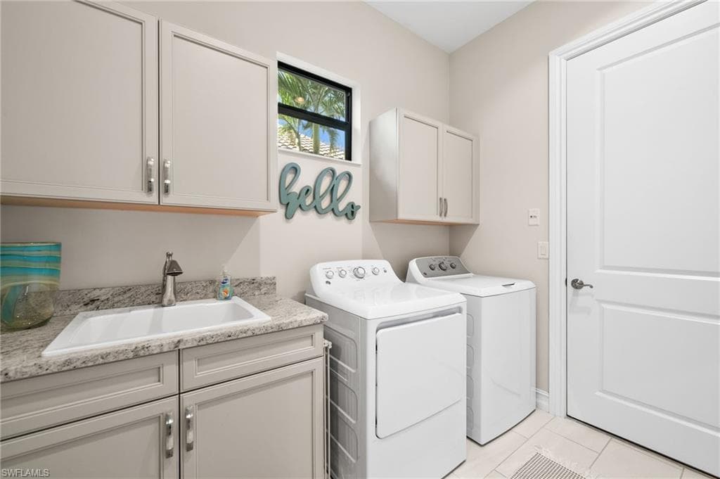 6608 Roma Way, Naples, FL 34113-26
