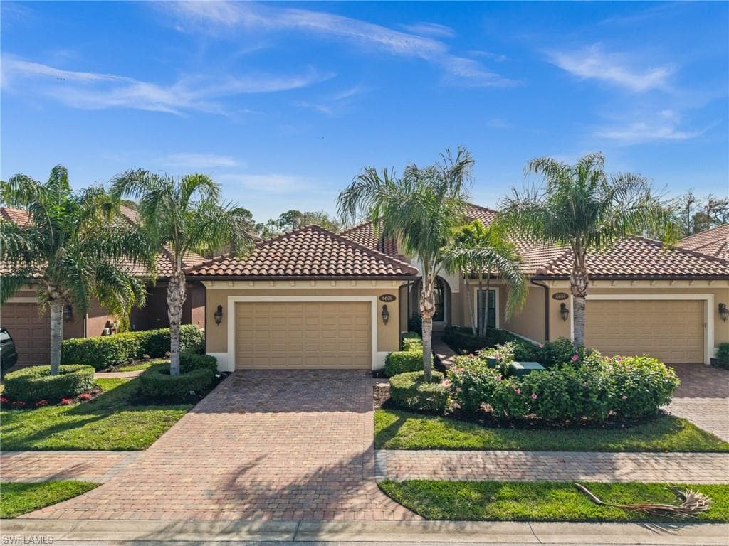 6608 Roma Way, Naples, FL 34113-35