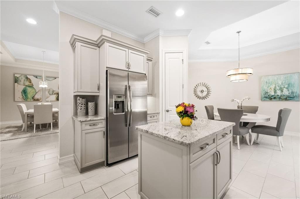 6608 Roma Way, Naples, FL 34113-4