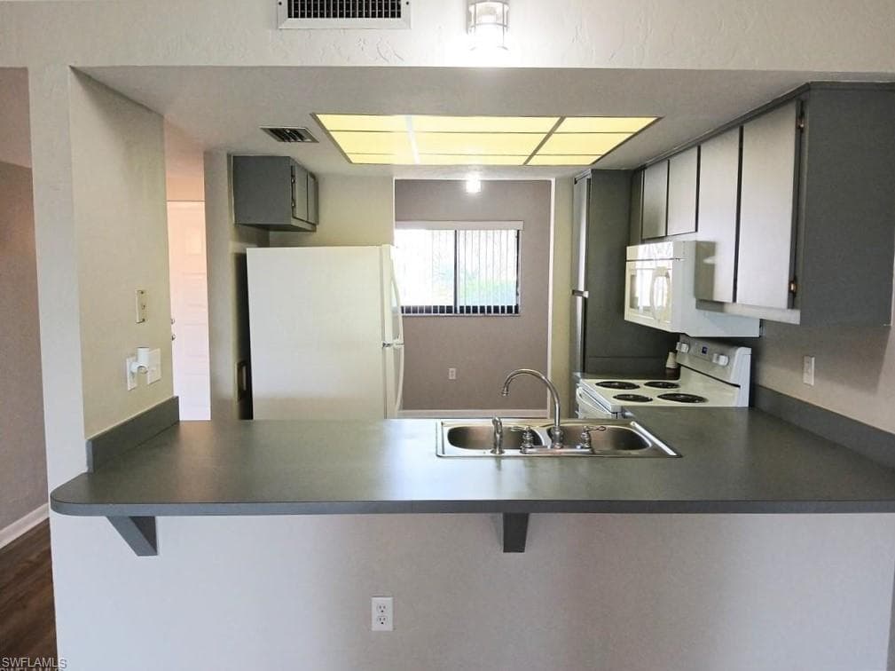 2231 5th St 106, Lehigh Acres, FL 33936-5