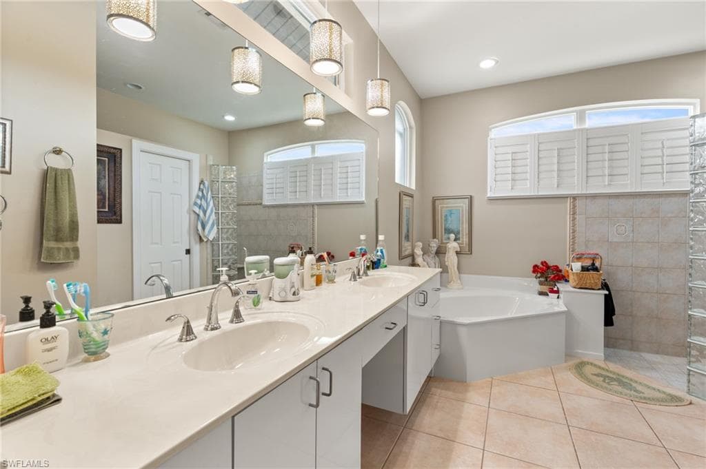 21 Hickory Ct, Marco Island, FL 34145-28