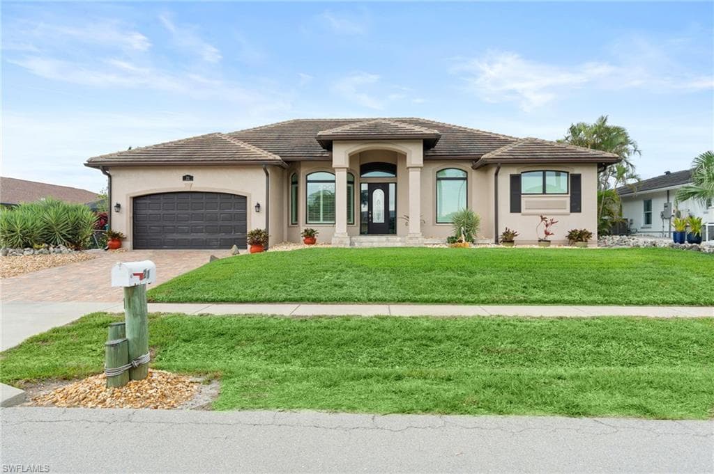 21 Hickory Ct, Marco Island, FL 34145-3