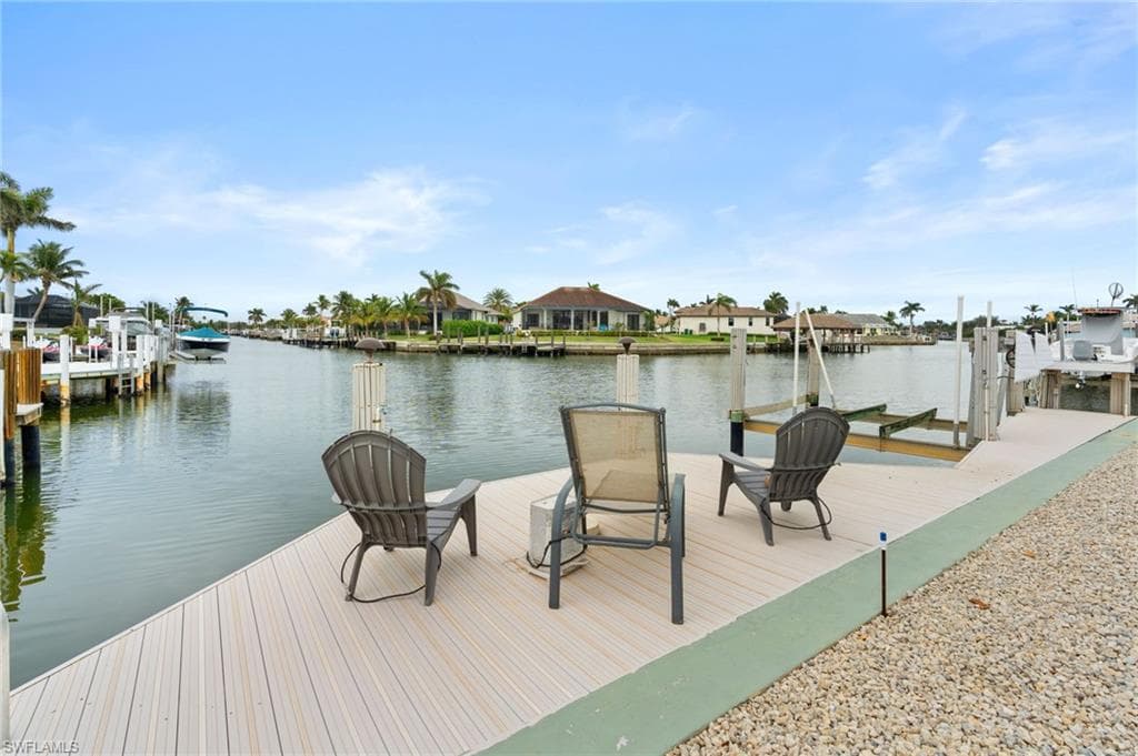 21 Hickory Ct, Marco Island, FL 34145-7