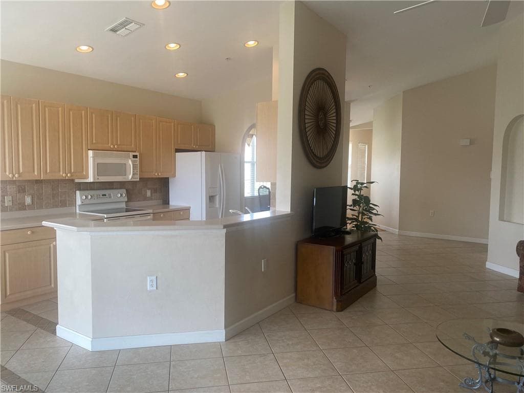3054 Driftwood Way 4508, Naples, FL 34109-27