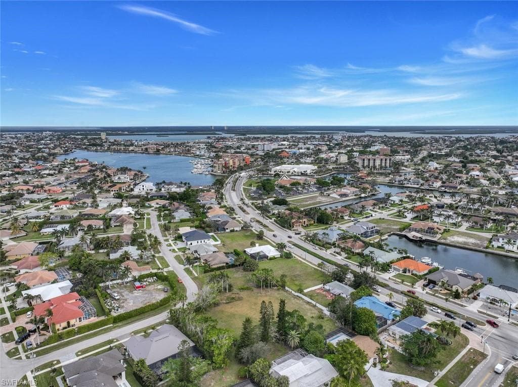 441 Elk Cir, Marco Island, FL 34145-19