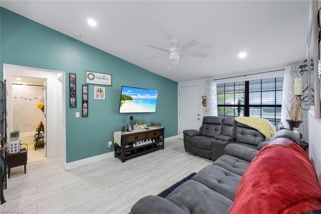 5229 Treetops Dr I, Naples, FL 34113-7