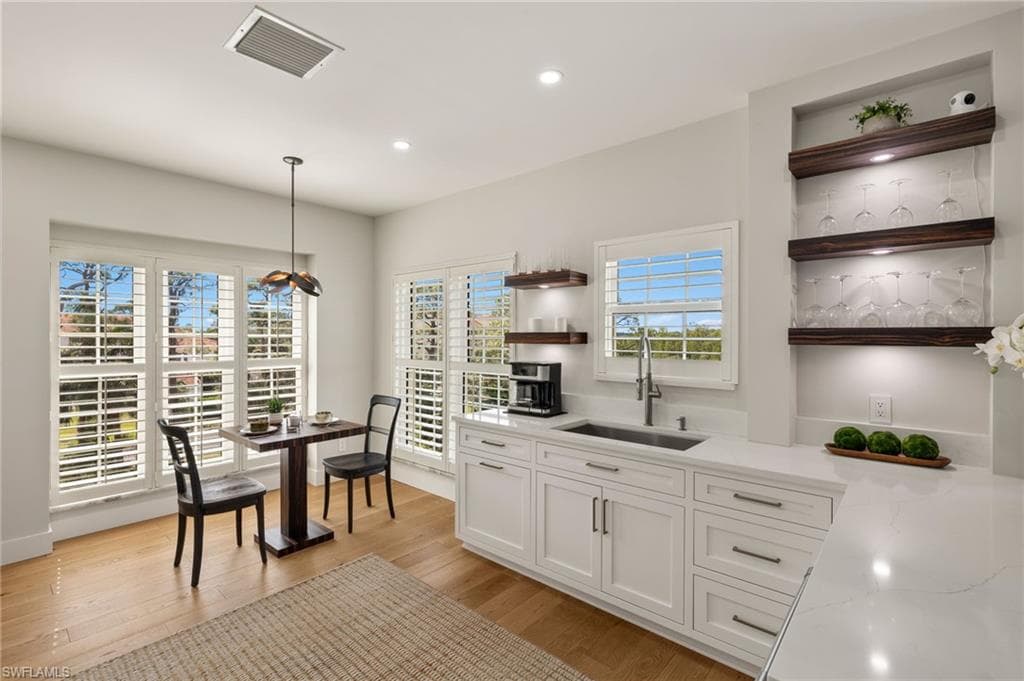 4460 Yacht Harbor Dr, Naples, FL 34112-8
