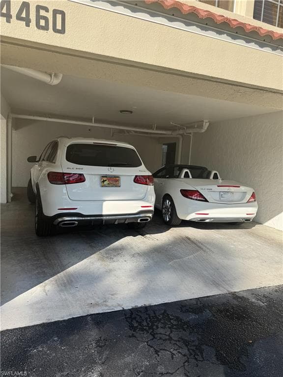 4460 Yacht Harbor Dr, Naples, FL 34112-29