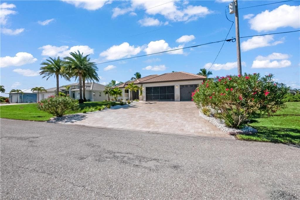 412 32nd Pl, Cape Coral, FL 33993-44