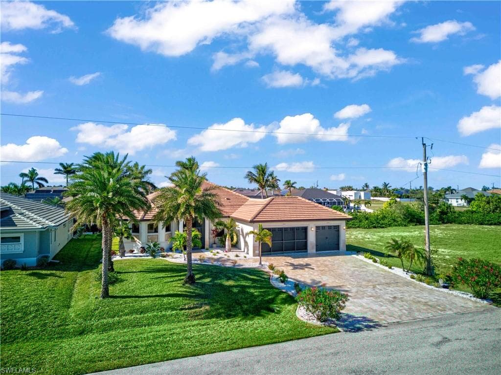 412 32nd Pl, Cape Coral, FL 33993-46