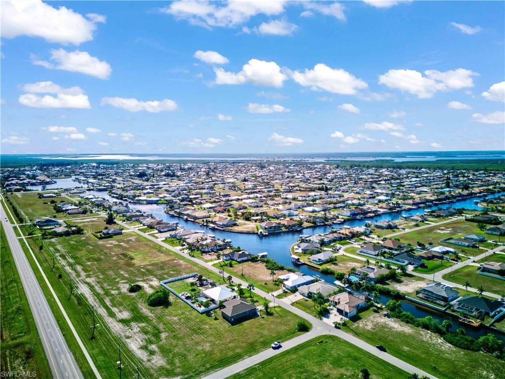 412 32nd Pl, Cape Coral, FL 33993-49