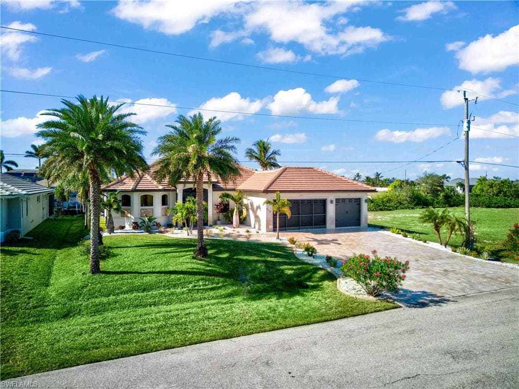 412 32nd Pl, Cape Coral, FL 33993-51