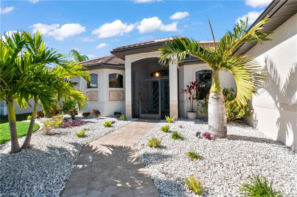 412 32nd Pl, Cape Coral, FL 33993-8