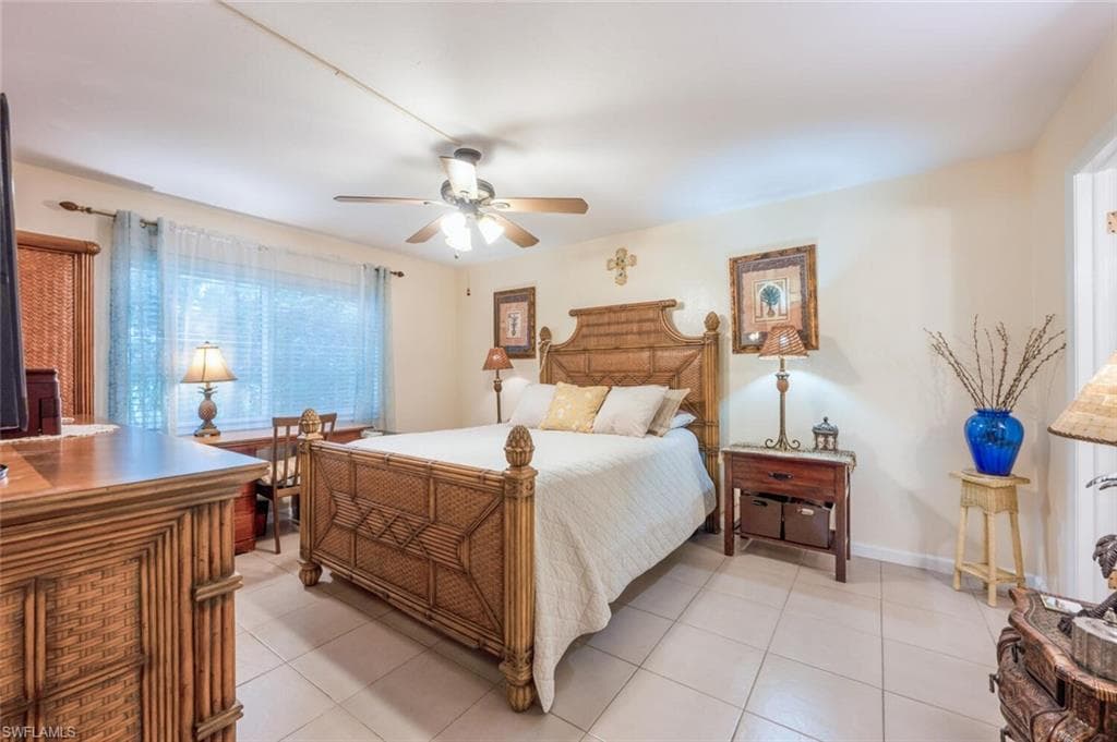 499 Forest Lakes Blvd 110, Naples, FL 34105-15