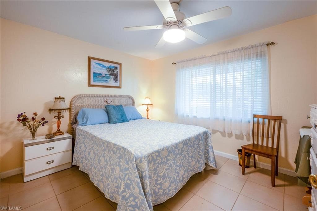 499 Forest Lakes Blvd 110, Naples, FL 34105-18