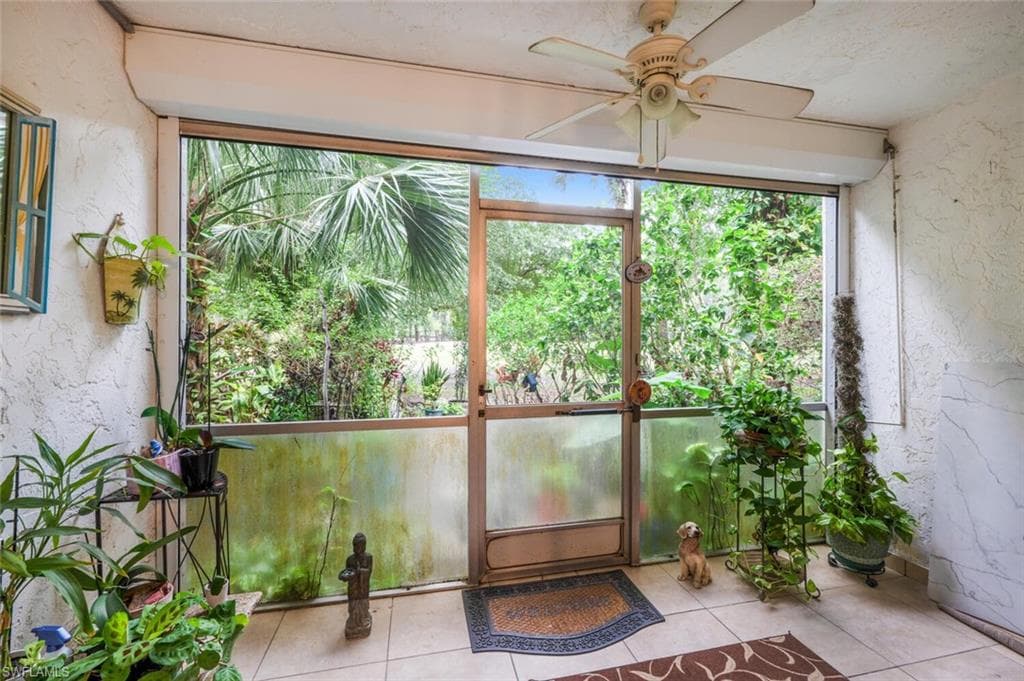 499 Forest Lakes Blvd 110, Naples, FL 34105-21