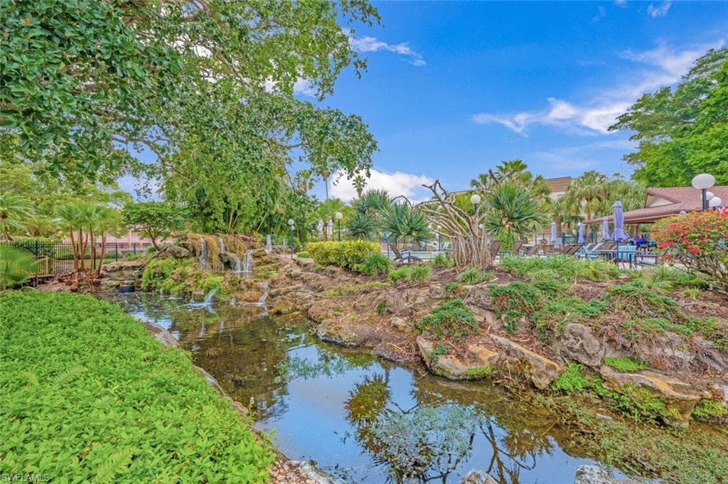 499 Forest Lakes Blvd 110, Naples, FL 34105-29
