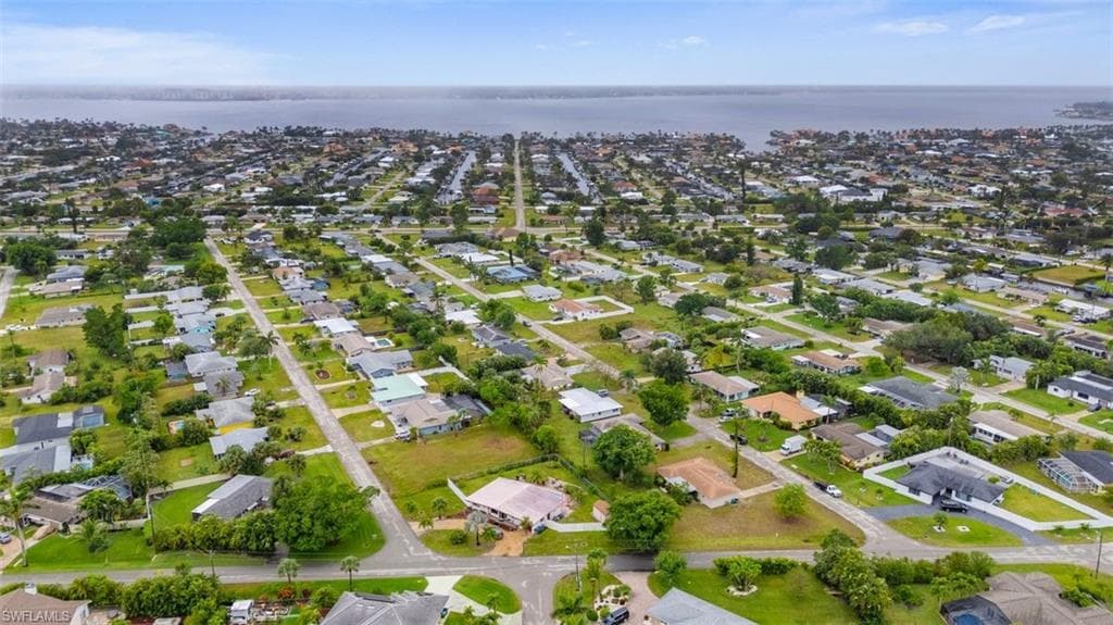 5217 Elm Ct, Cape Coral, FL 33904-48