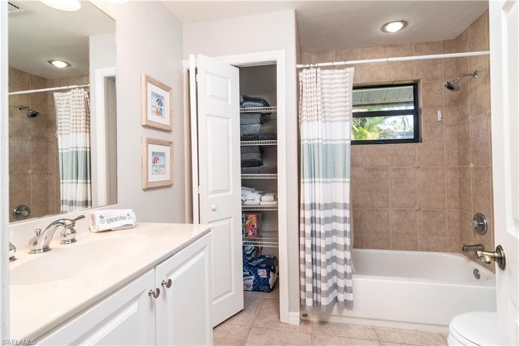 28389 Verde Ln, Bonita Springs, FL 34135-28