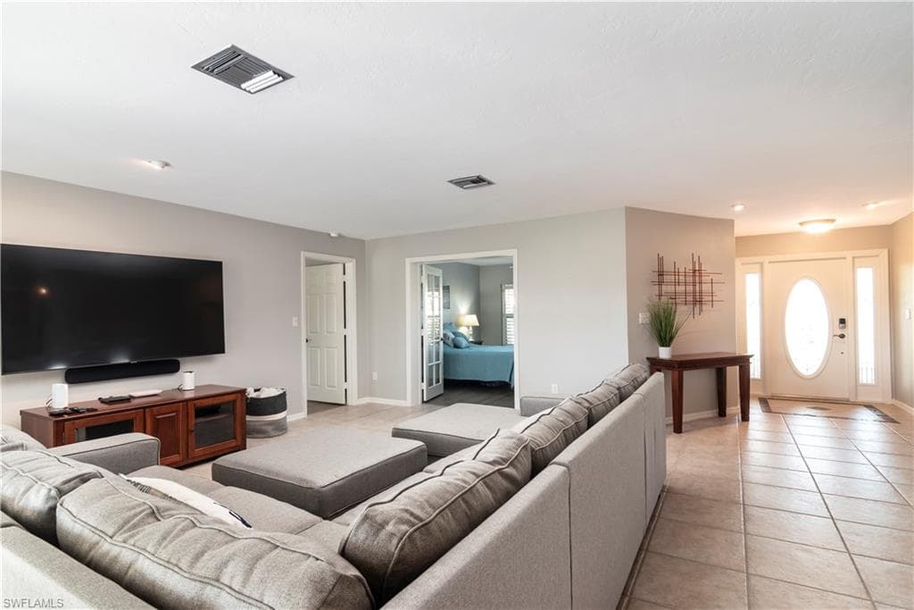 28389 Verde Ln, Bonita Springs, FL 34135-7