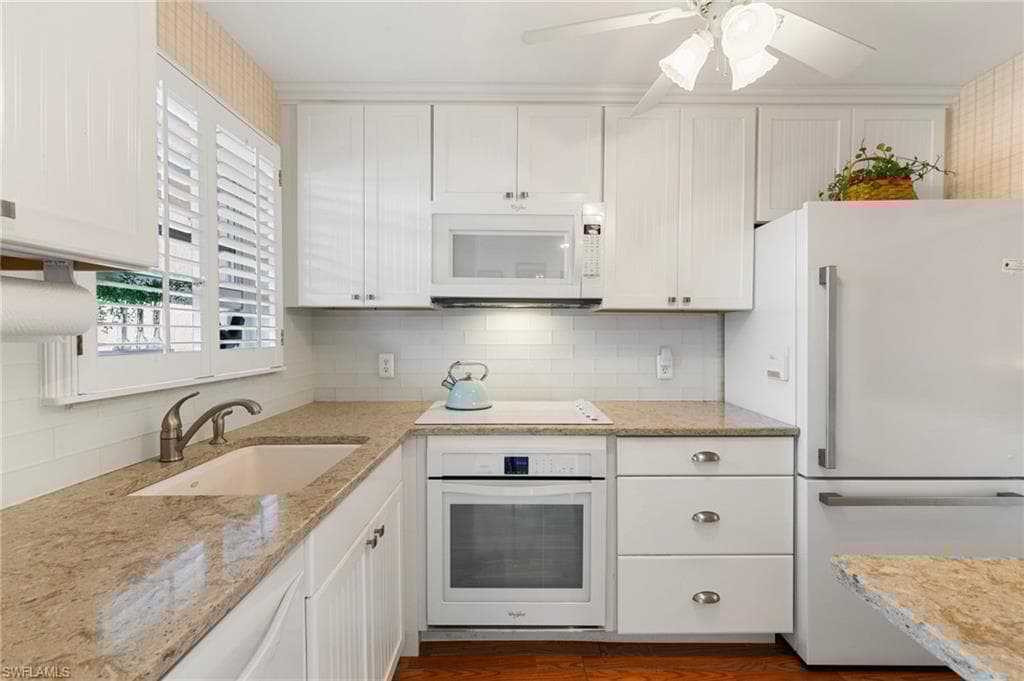 100 Forest Lakes Blvd 102, Naples, FL 34105-9