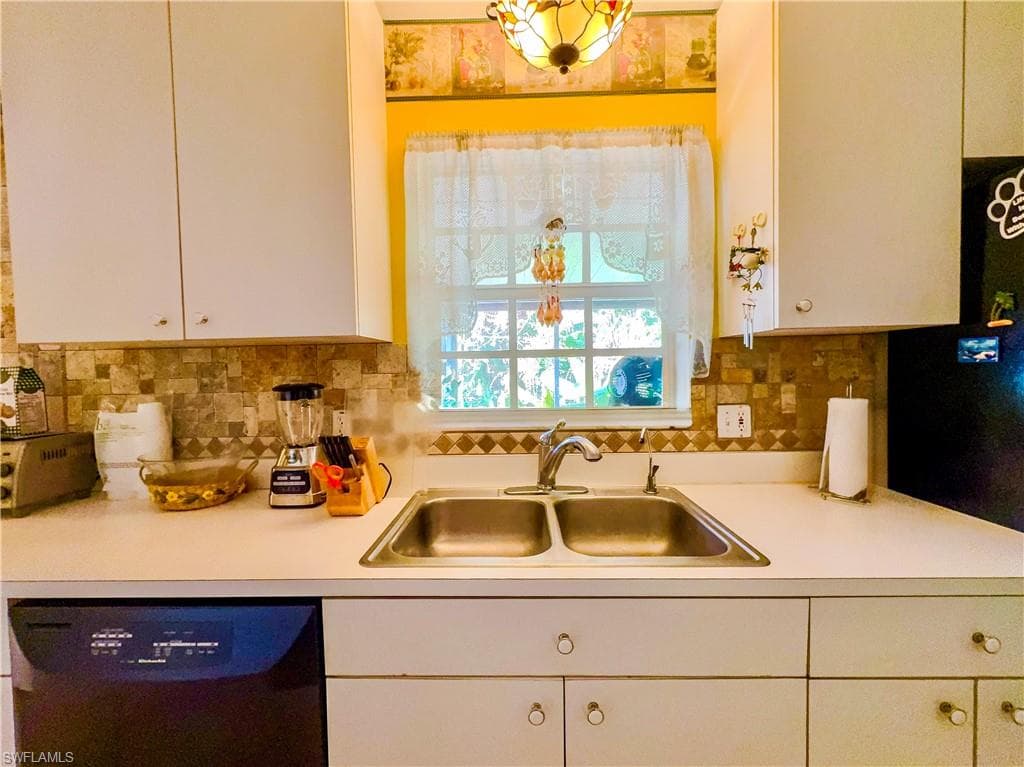 2911 14th Ave SE, Naples, FL 34117-13