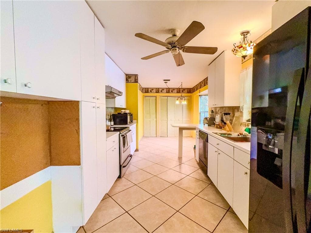 2911 14th Ave SE, Naples, FL 34117-15