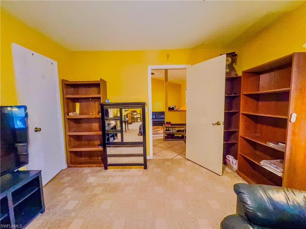 2911 14th Ave SE, Naples, FL 34117-27