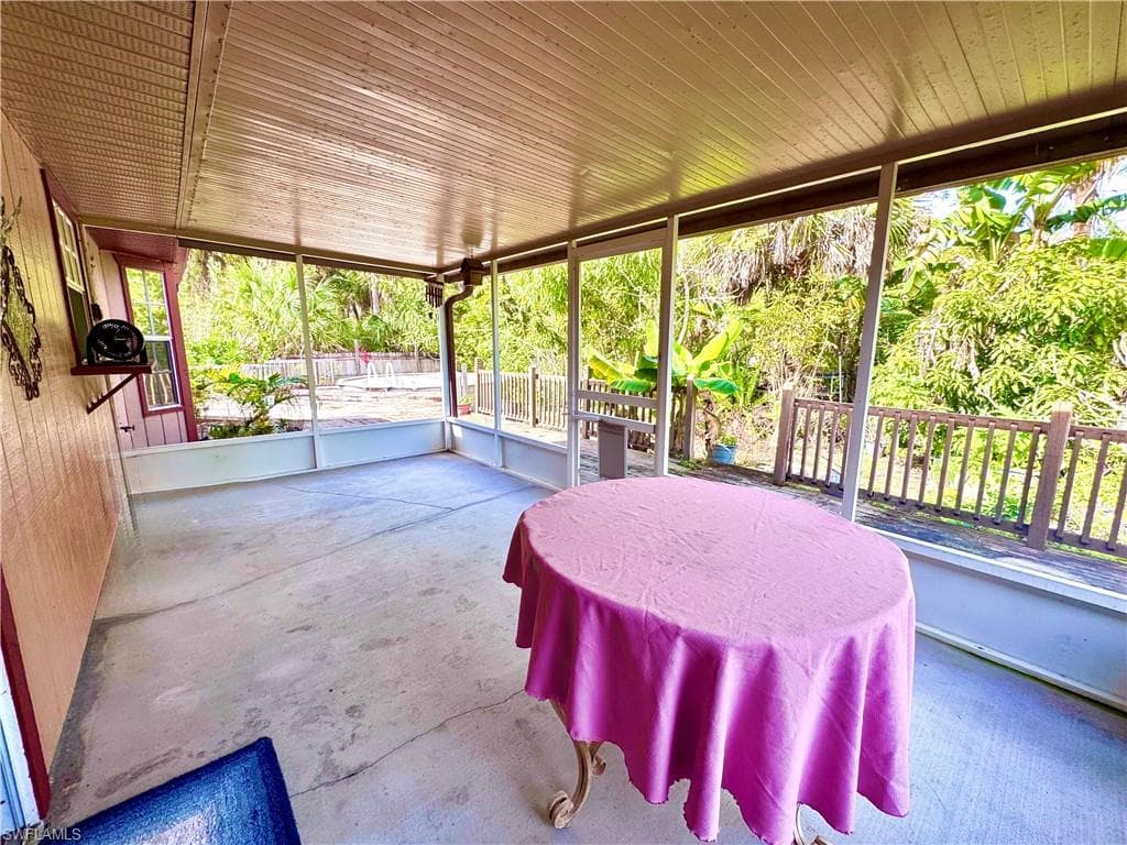 2911 14th Ave SE, Naples, FL 34117-29
