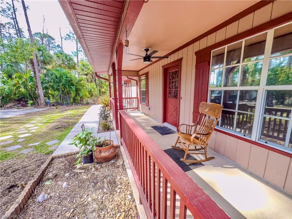2911 14th Ave SE, Naples, FL 34117-32