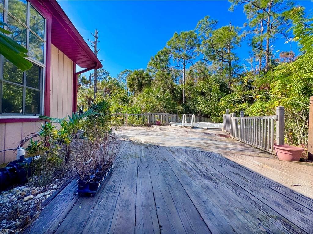2911 14th Ave SE, Naples, FL 34117-5