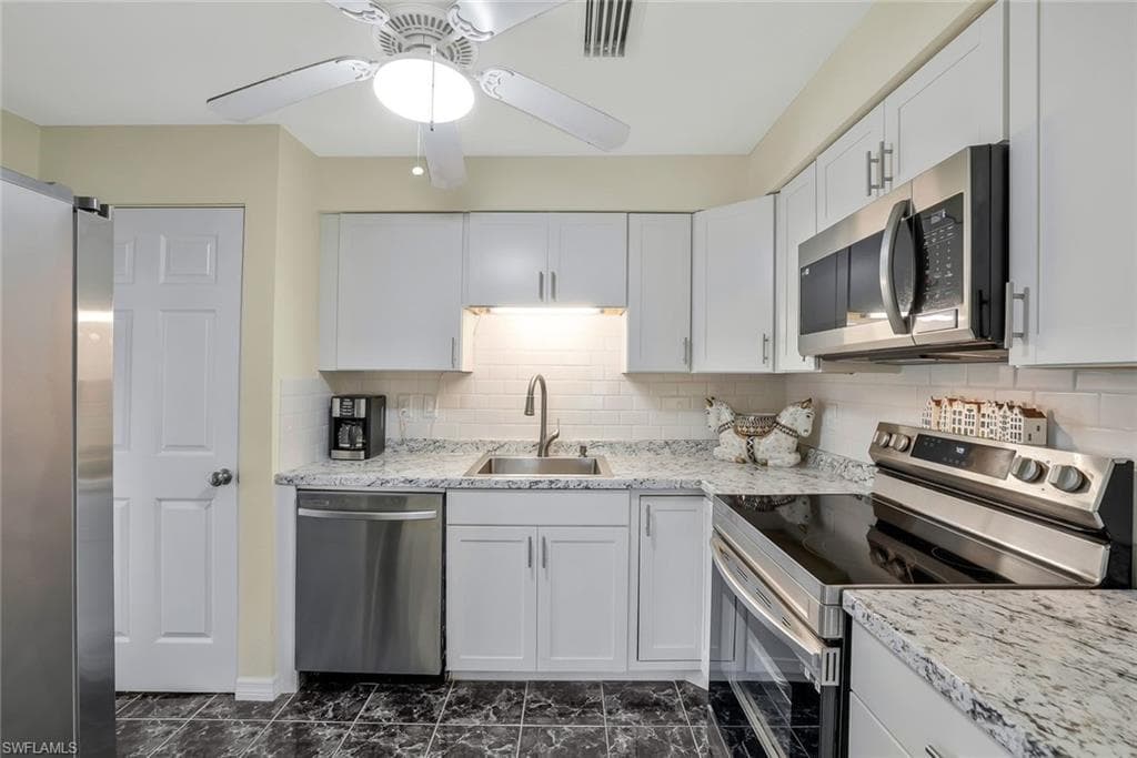 9 Hackney Ln A34, Naples, FL 34112-4
