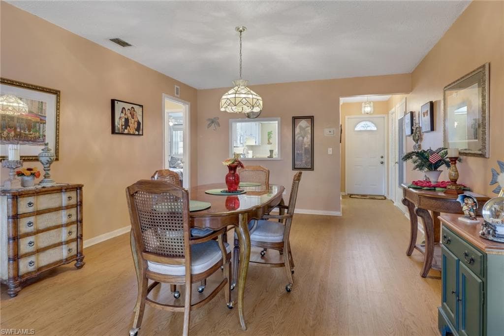 7008 Cedarhurst Dr, Fort Myers, FL 33919-9