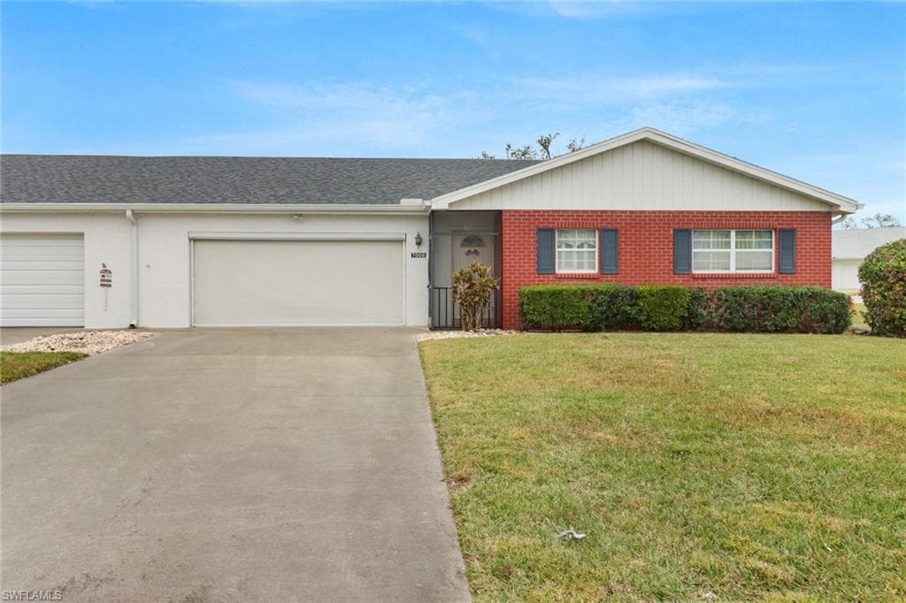7008 Cedarhurst Dr, Fort Myers, FL 33919-2