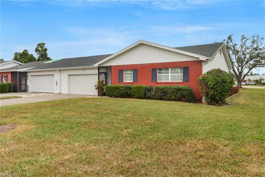 7008 Cedarhurst Dr, Fort Myers, FL 33919-3