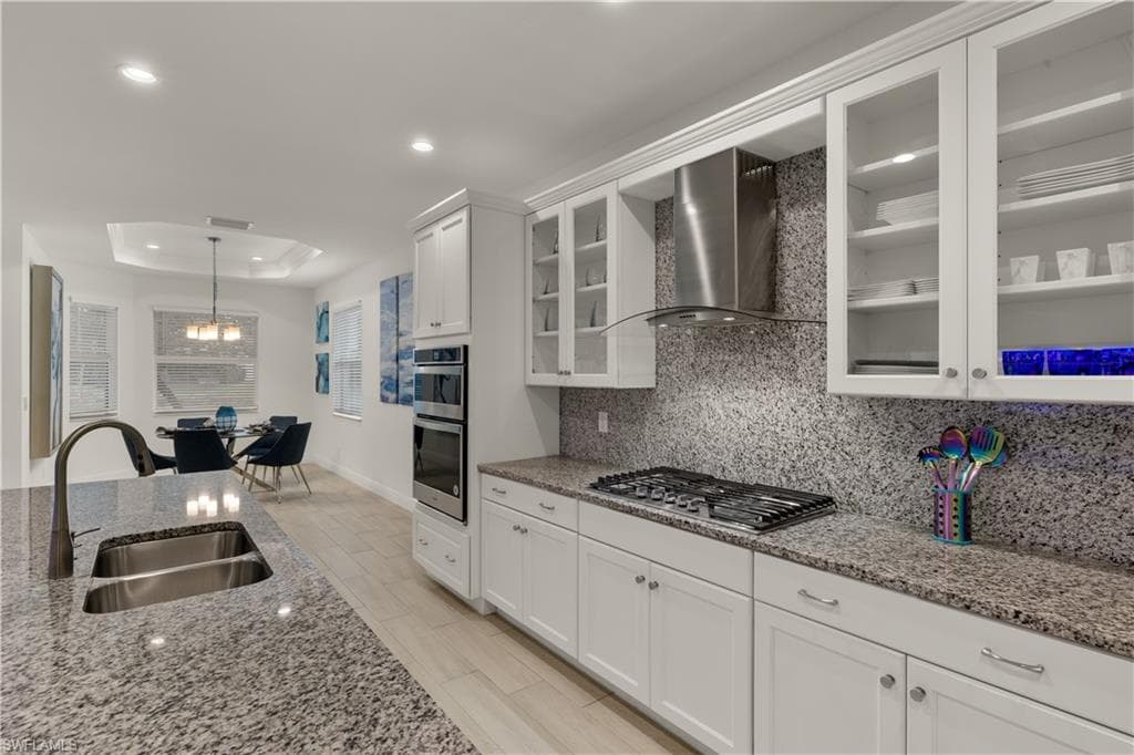 8880 Redonda Dr, Naples, FL 34114-11